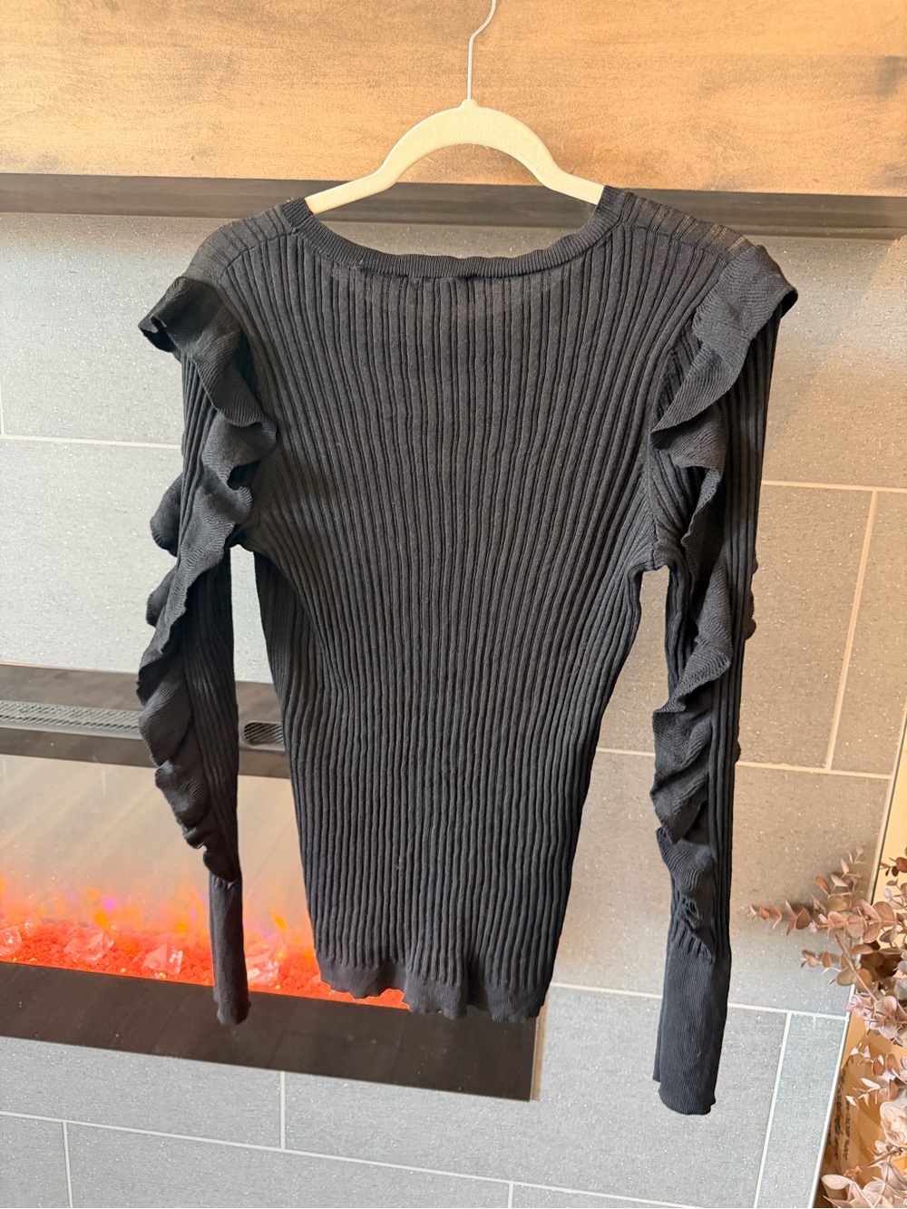 Express Black Ruffled Sleeve Ribbed Top - Picture 6 of 7